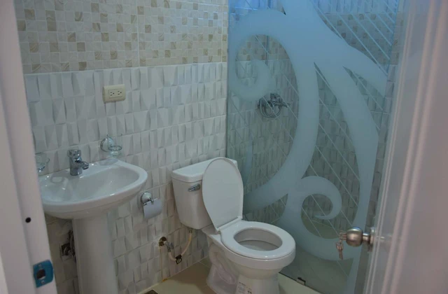Los Altos de Constanza Room Bathroom